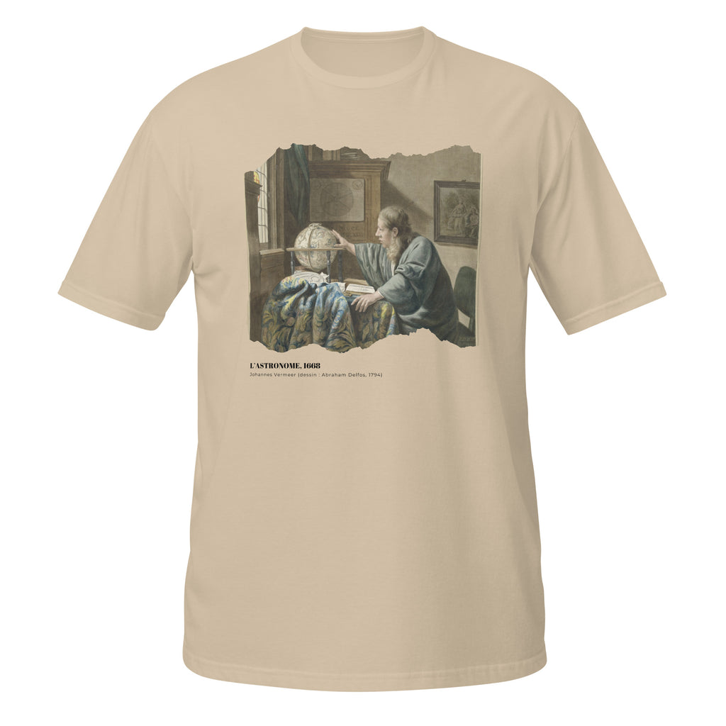 T-shirt beige avec motif de L'Astronome de Vermeer, effet papier déchiré, texte L'Astronome, 1668
