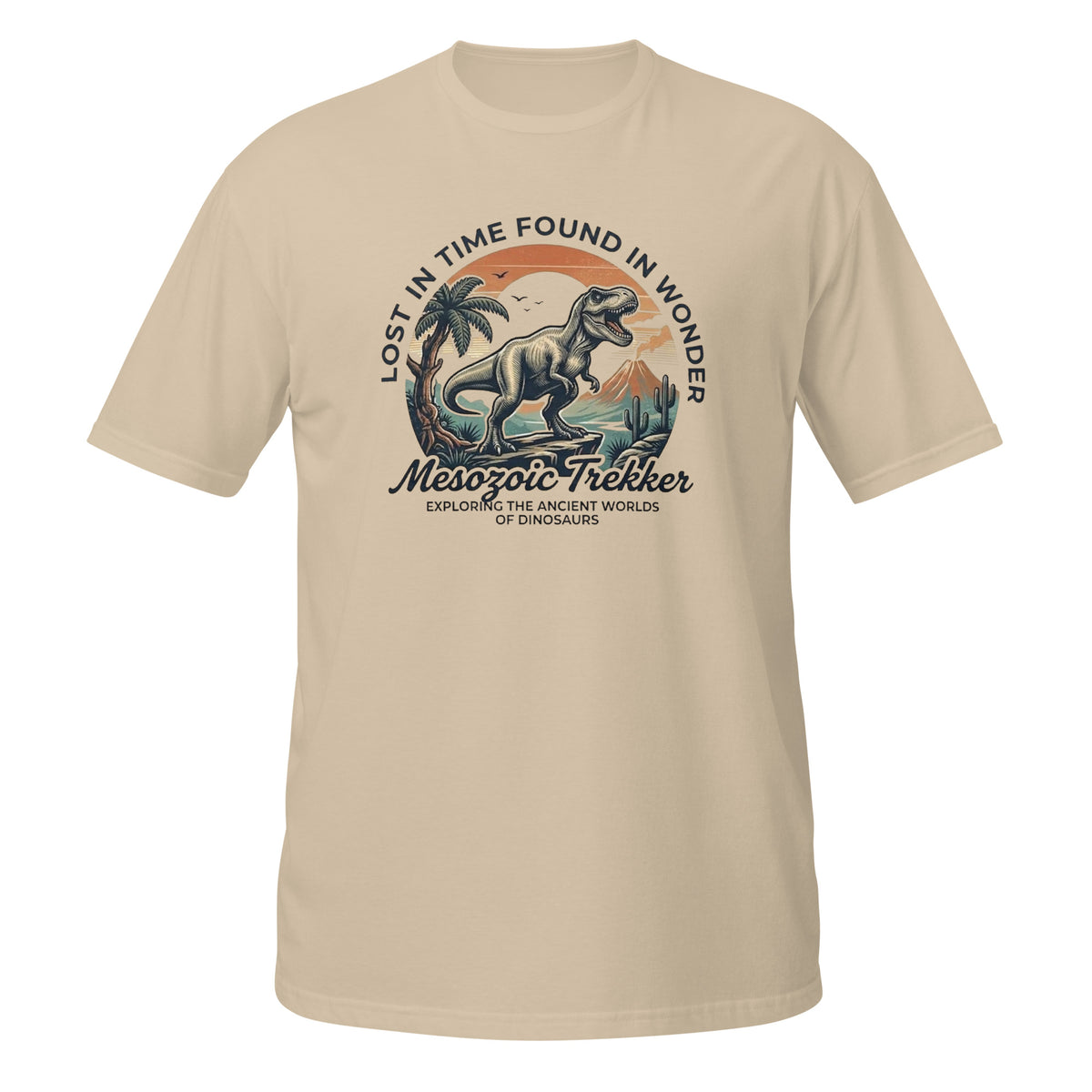 T-shirt beige avec illustration badge circulaire T-Rex "Mesozoic Trekker" et texte "Lost in time, found in wonder"