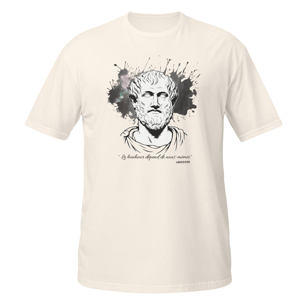 T-shirt blanc cassé avec buste antique d'Aristote, éclaboussures d'encre en arrière-plan et citation "Le bonheur dépend de nous-mêmes"