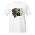 T-shirt blanc avec reproduction du tableau "La Laitière" de Johannes Vermeer, effet toile déchirée