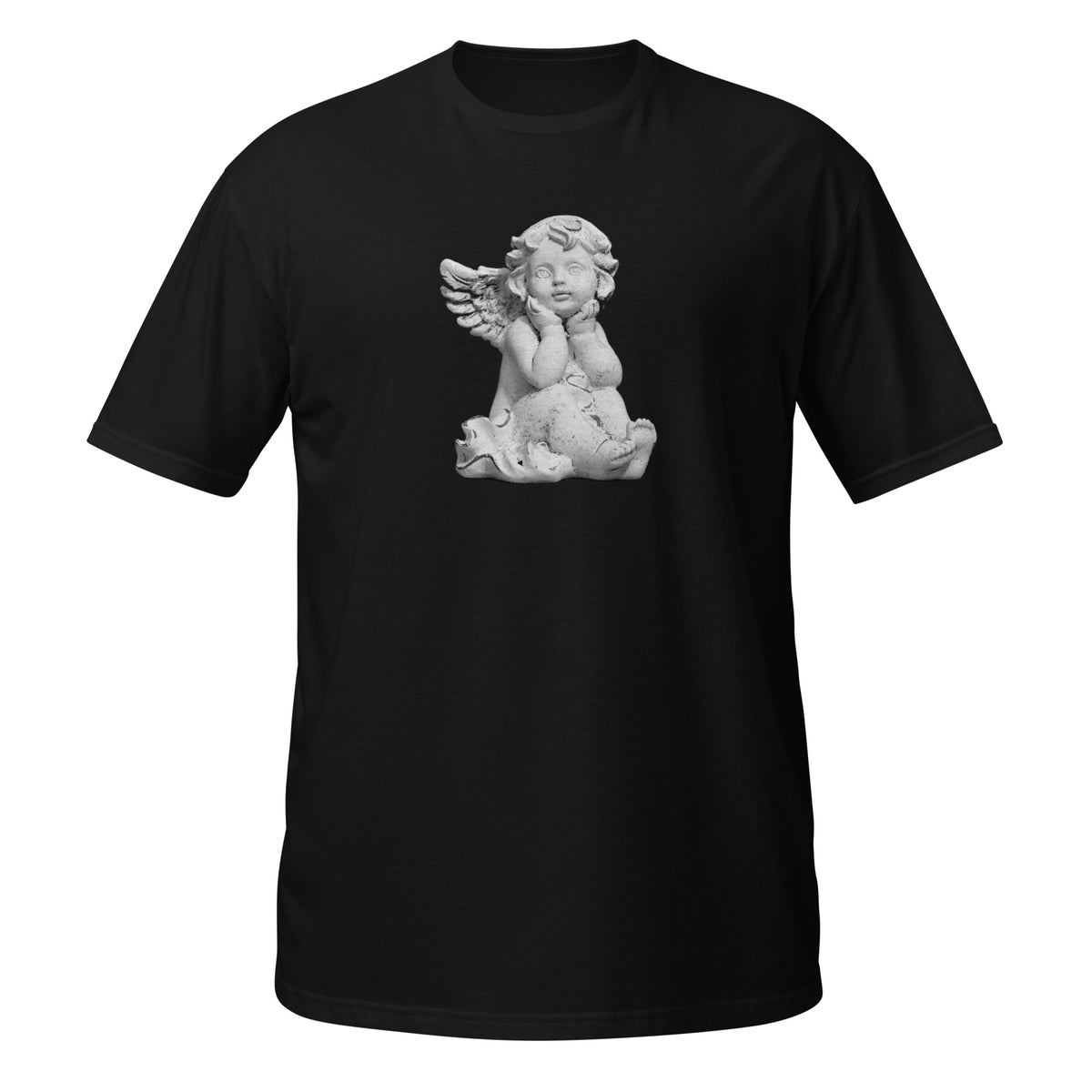 T-shirt noir avec illustration d'une statuette d'angelot en pierre, assis et le menton posé sur les mains, regard tourné vers le ciel